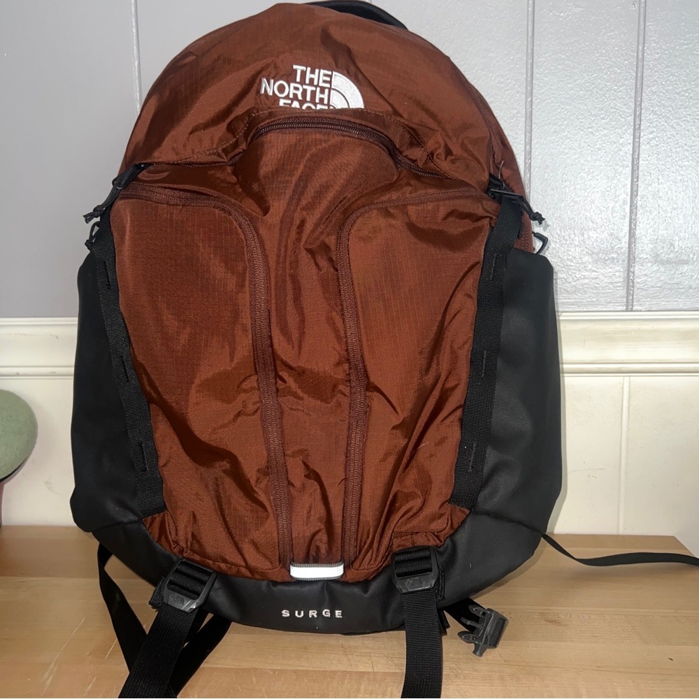 THE NORTH FACE Surge Commuter Laptop Backpack Dark Brown Oak Black 20 X16x7